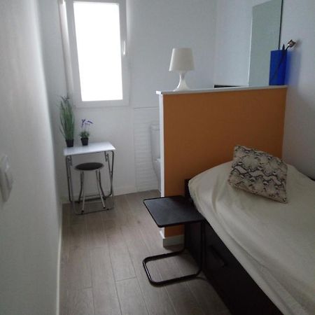 Alquilo Habitación individual con aseo privado solo Chicas, only girls Valência Exterior foto