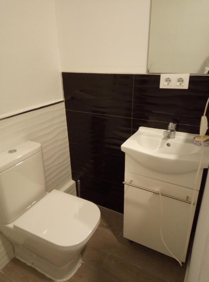 Alquilo Habitación individual con aseo privado solo Chicas, only girls Valência Exterior foto